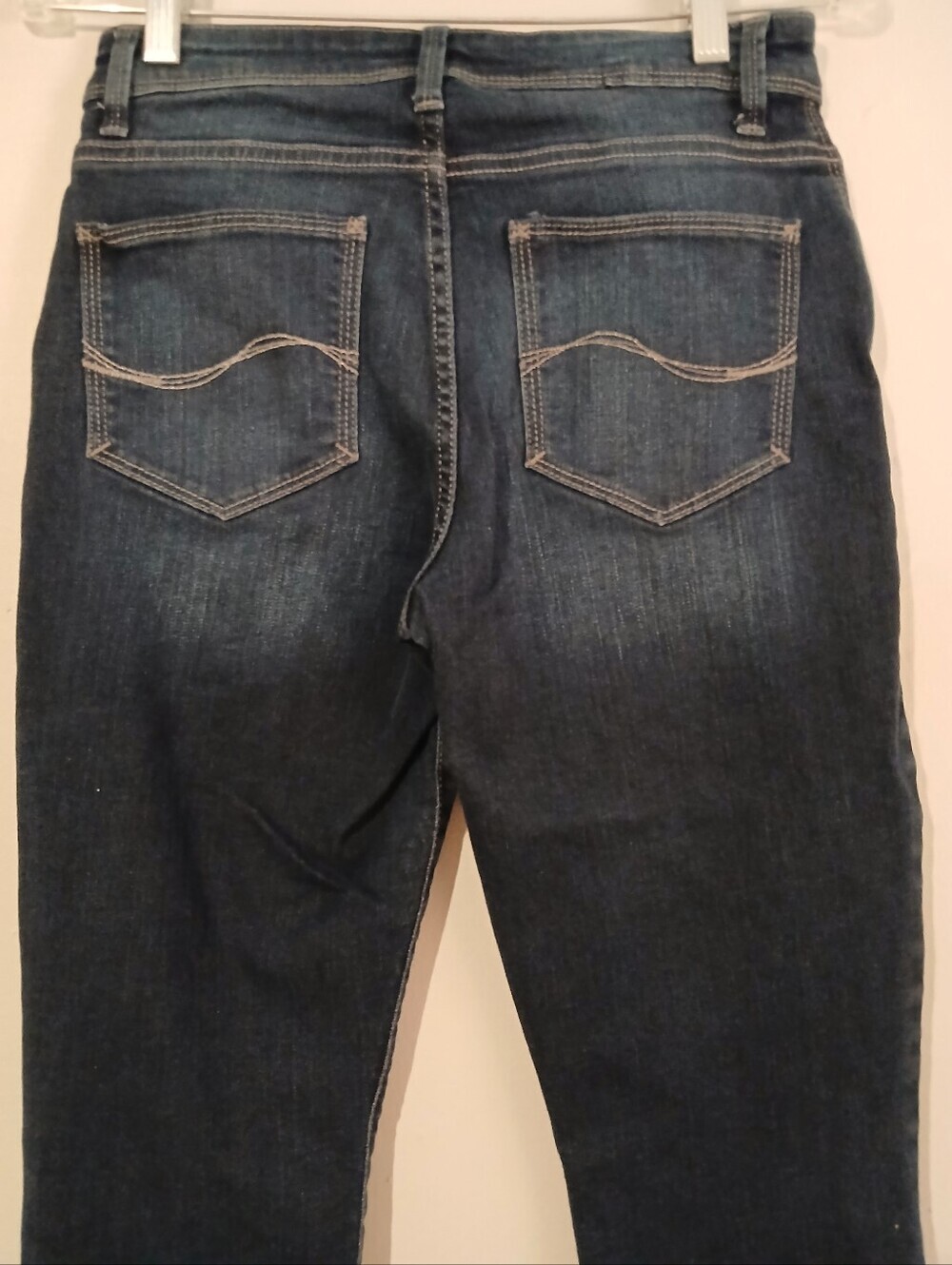Lee Modern Series Midrise Fit Capris. Size 6 - Picture 7 of 13